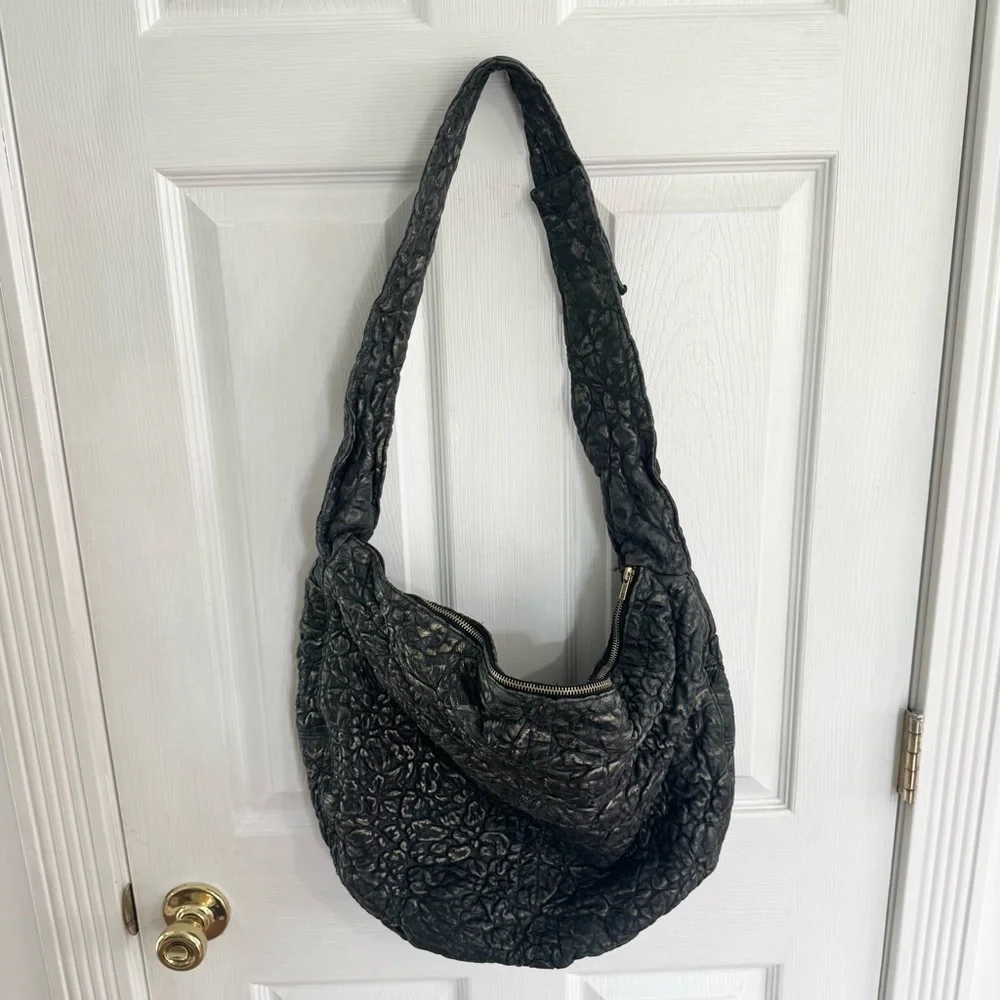 Vintage Maya Embossed Leather Hobo Bag – Black